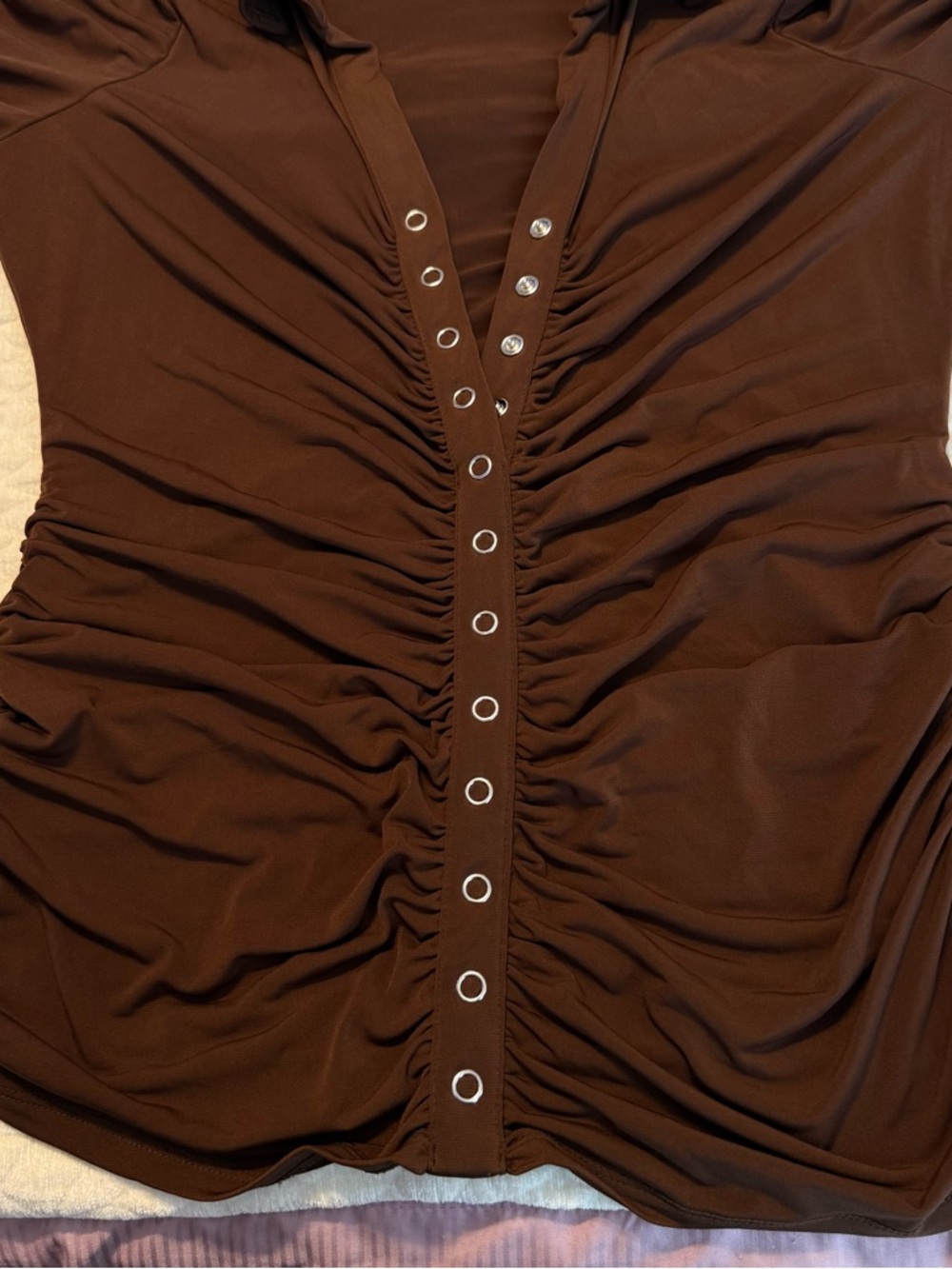 Venus Ruched Blouse Top Women’s Size Large Brown Snaps Long Sleeve - Picture 9 of 12